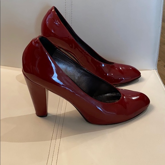 Marc Jacobs patent red shoes - Picture 3 of 3